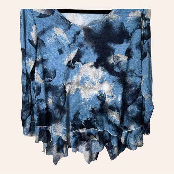 0233. WINE STREET BLOUSE 3/4 SLEEVE BLUE GRAY WATER COLOR‎ RUFFLES - Picture 2 of 9